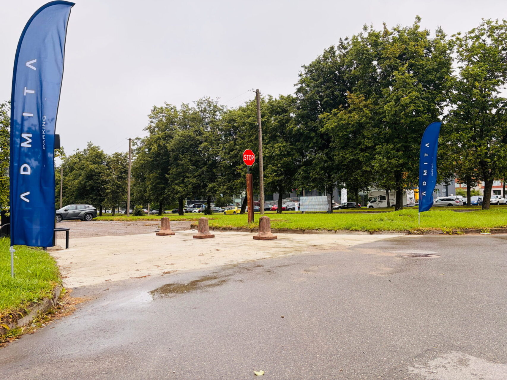Stāvvieta Viļņas lidostā. Stāvvieta Dariaus un Girėno ielā.  25